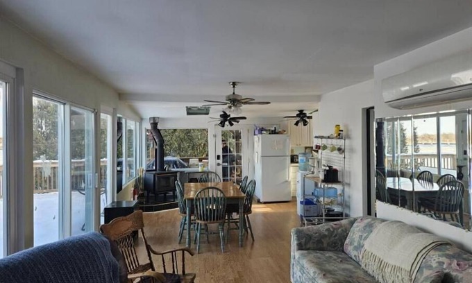 Campbellford Cabaña | Waterfront Trent River Cottage 2Bdrm Get Away 2 nights $250-Summer Week $850