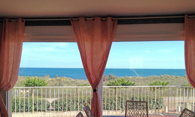 Portiragnes-Plage Casa | Waterfront villa with sea view