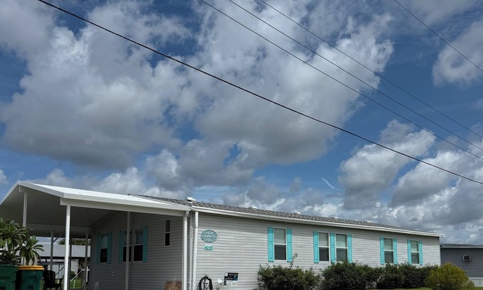 El Jobean Casa | Waterfront Winter Retreat with Dock