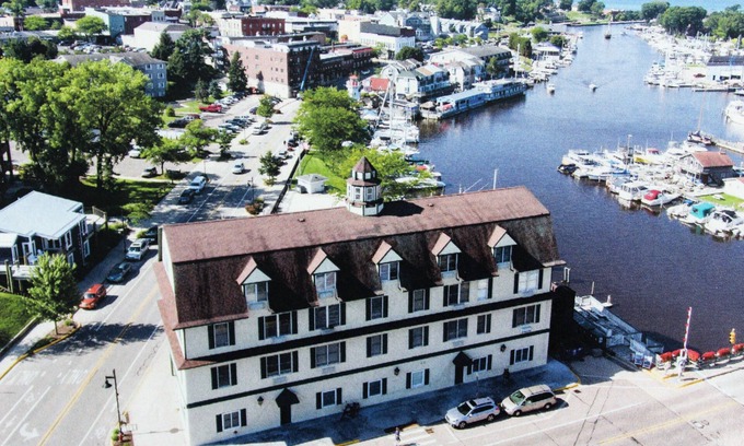 South Haven Condominio | Waters Edge - Walking distance to everything!