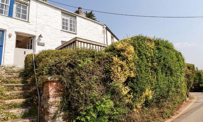 Truro Casa | Waterside Cottage