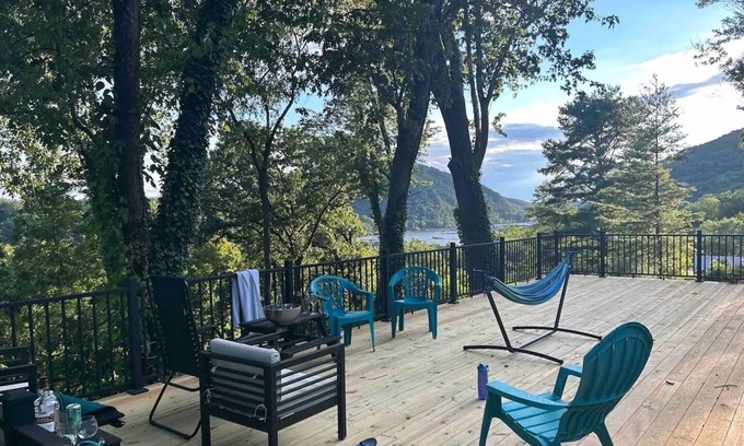 Knoxville Casa | WATERVIEW HOME ON TOP OF A MOUNTAIN 1 Hr From DC