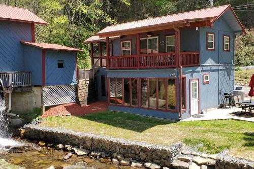 Upper Peachtree Casa | Waterwheel Cabin by the Creek
