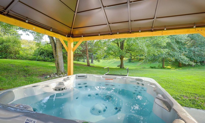 Watkins Glen Casa | Watkins Glen Home w/ Hot Tub ~ 3 Mi to Raceway!