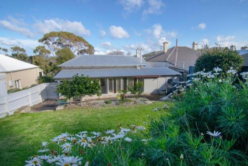 Albany Casa | Wayfarers Waypoint
