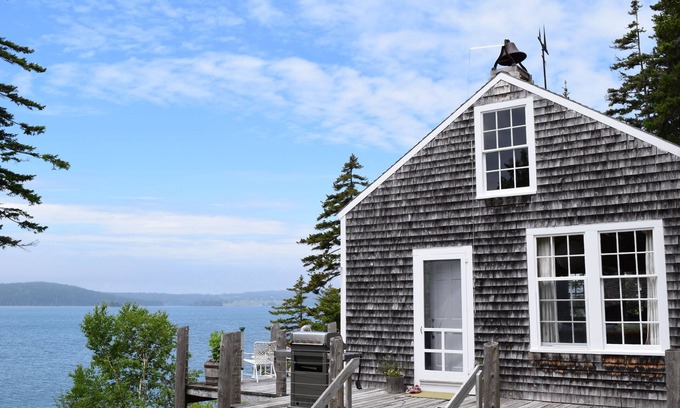 Seal Cove Cabaña | La vieja escuela nunca se vio tan bien!