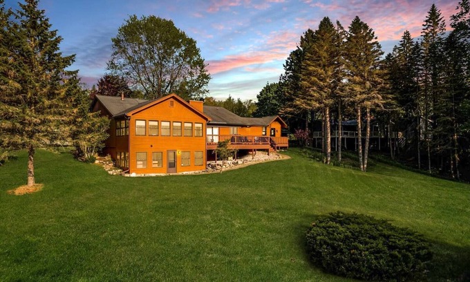 Bellaire Casa | Weber | Traeger | Beach | Hot Tub | Sauna | Pool