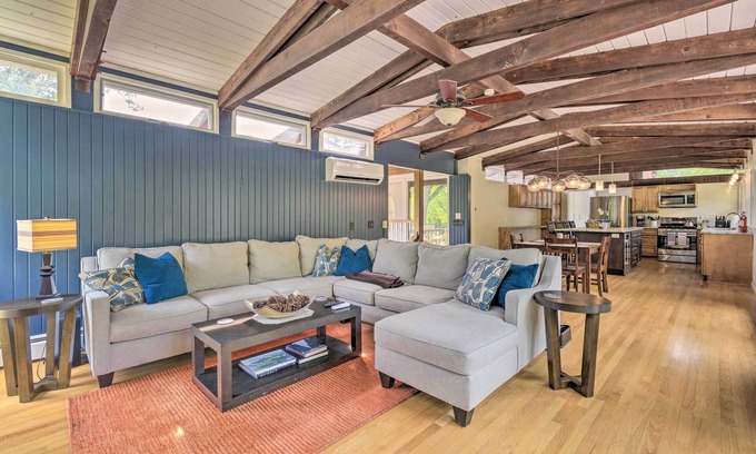 Webster Casa | Webster Home w/ Golf Simulator on 2 Acres!