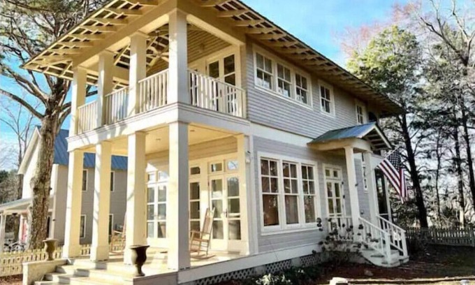 Pisgah Casa | Weekend at Tiffany’s