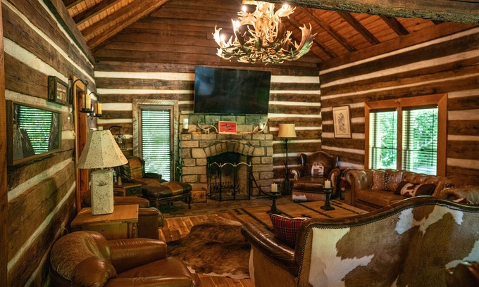 Flatwoods Cabina | Weekend cabin retreat on a secluded 1,000 acres. Miles of hiking trails.