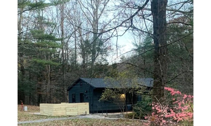 Accord Cabaña | WELCOME TO BONE HOLLOW COTTAGE IN THE WOODS