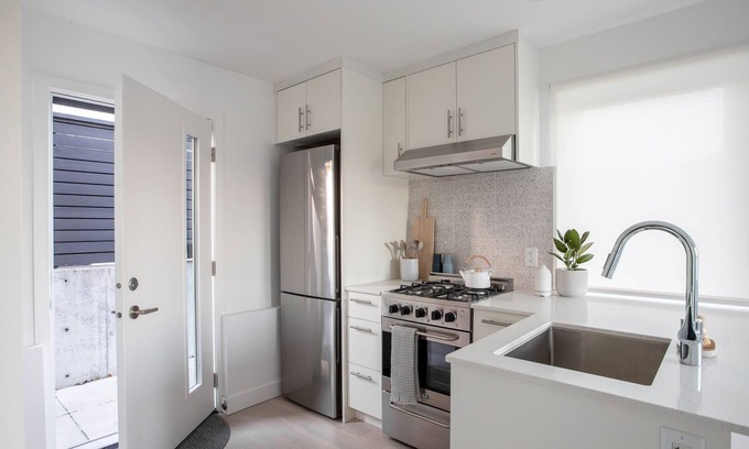 Hastings Casa | Welcome to Kinn - Calm + Minimal Guest House