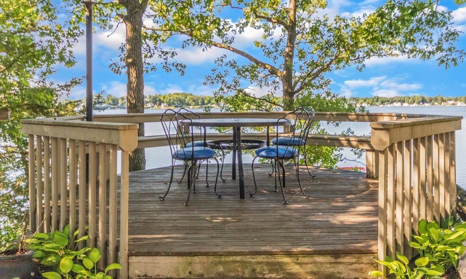 Fenwick Casa | Welcome to Lake Life! Your spacious WATERFRONT getaway on an all sports lake! 😎