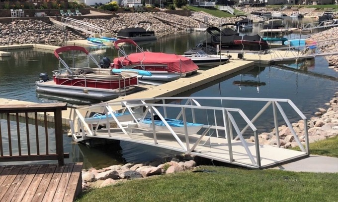 Bismarck Casa | Welcome to Molly’s Place! 3-bedroom waterfront townhome in Mandan