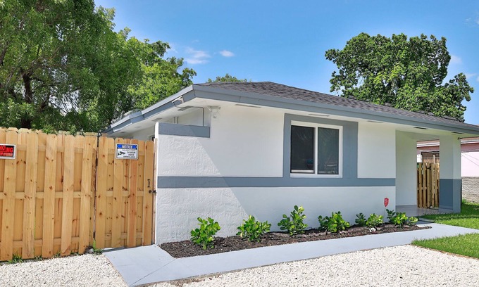 Gladeview Casa | Welcome to the beautiful remodeled Miami Paradise