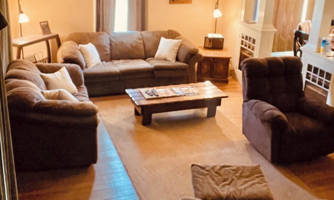 Faulkton Casa | Welcome to The Dog House!!