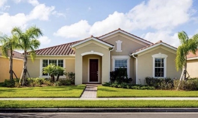 Ave Maria Casa | Welcome to this immaculate 3 bed 2 bath rental