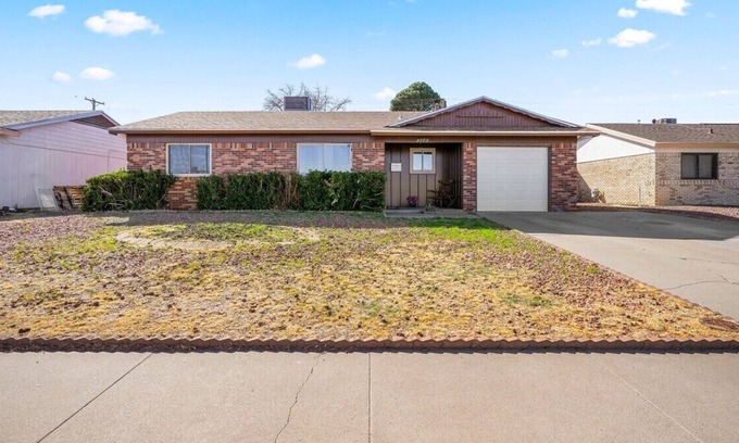 Northeast El Paso Casa | Welcome to your home away from home! This quiet neighborhood is only 15 minutes to Ft