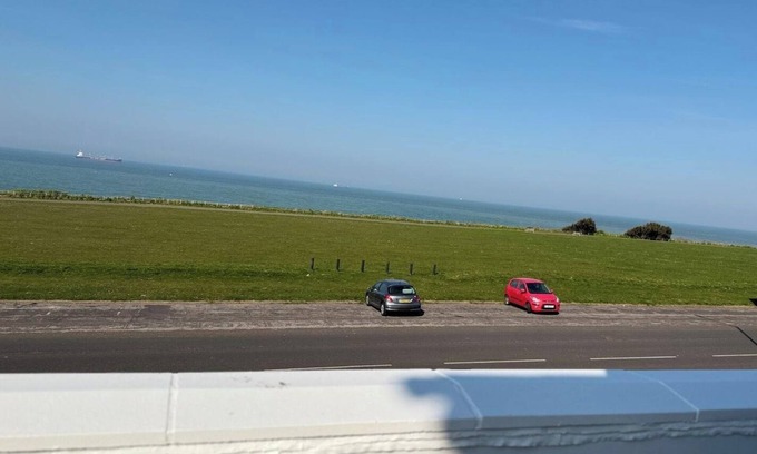 Cliftonville Apartamento | Welcome to your perfect coastal getaway in Palm Bay with Stunning Sea Views!