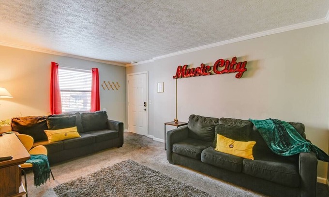 Midtown Apartamento | Welcome to your stylish Nashville retreat, managed by Music City Property Mgmt.
