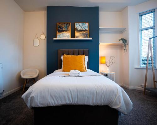 Nuneaton Apartamento | Well equipped home in Nuneaton sleeps5 FREE parking good amenites WiFi contractors - insurance companies - relocation agents