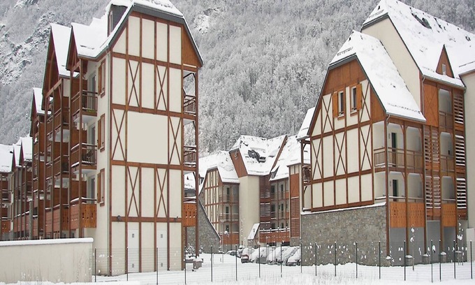 Saint-Mamet Apartamento | Apartamento bien cuidado con baños termales.