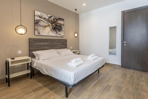 Paceville Apartamento | Well located studio 12 with kitchen and backyard