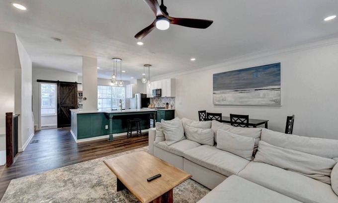 Johns Creek Casa | Well, Well, Wellsley. Townhouse