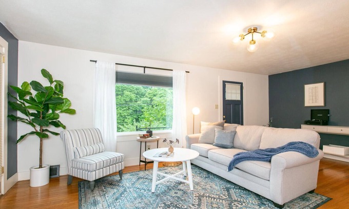 Asheville Cabaña | West Asheville Bungalow - Close to Biltmore/LexAve