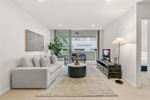 West End Apartamento | West End Flat with Pool and BBQ Access