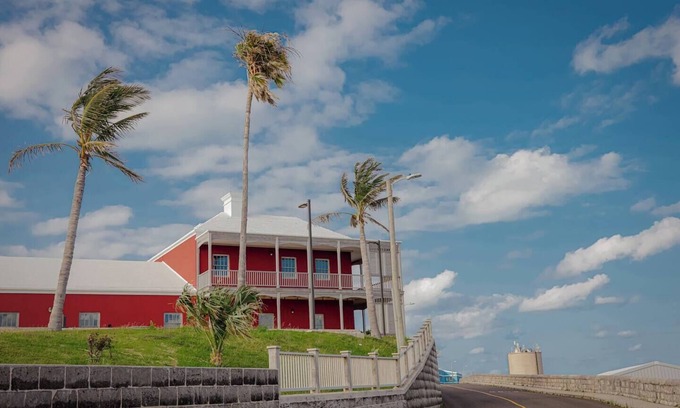 Sandys Casa | West End Gem | Homestead at Moresby House | Sleeps 9+