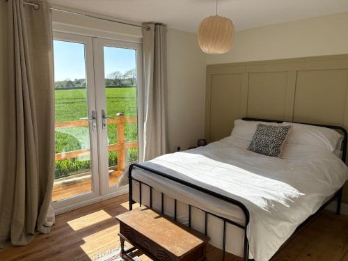 Camrose Casa | West Lodge