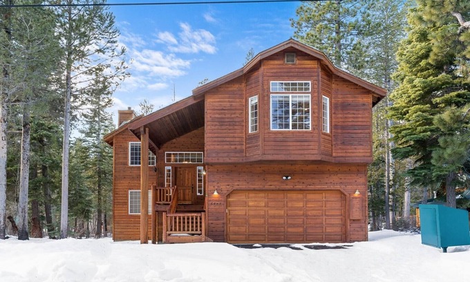 McKinney Estates Cabina | West Shore's Secret - Newer Build; Spacious Family Home - "Cascade Woods"