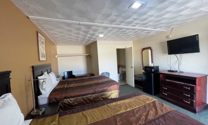 Seagoville Hotel | Western Skies Motel
