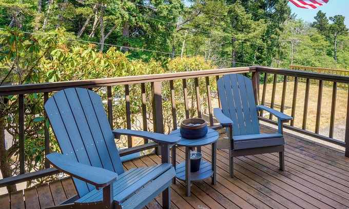 Westport Cabaña | Westport Retreat w/ Pool Table: Walk to State Park