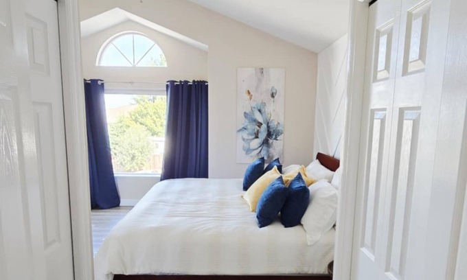 Regional District of Nanaimo Casa | Where Trails Meet Lake Tranquility- Sleeps 4 adults plus kids