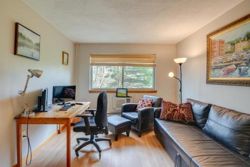 South Side Apartamento | WFH-Friendly Waltham Condo 1 Mi to Riverwalk Park