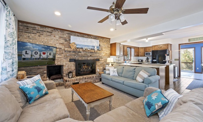 Chincoteague Casa | Whelks on Willow - Private Pool!