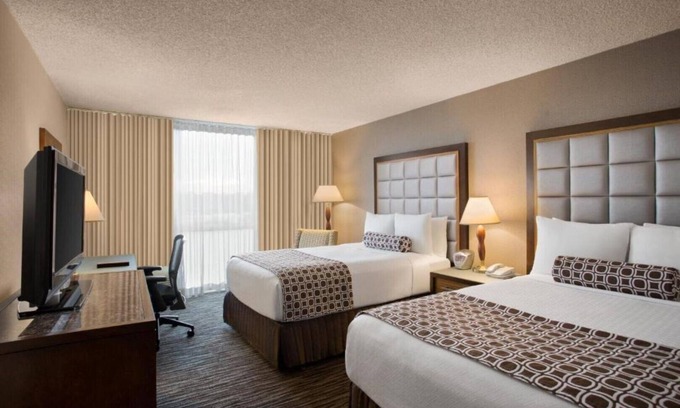 Burlingame Casa | When you visit, you must make time to visit the iconic sights of San Francisco!