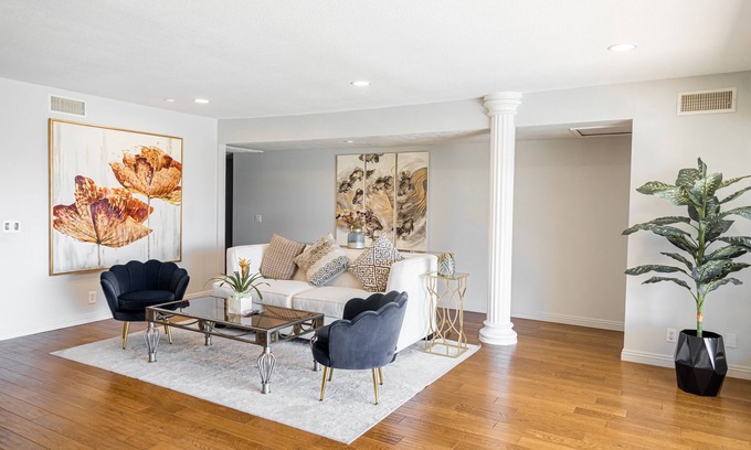 Walnut Casa | Where DTLA meets Disney: A Spacious Cozy Hillside Panoramic View Villa with Pool