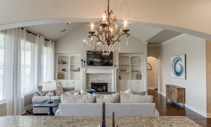 Edmond Casa | Where Luxury Meets Family-Friendly Living!