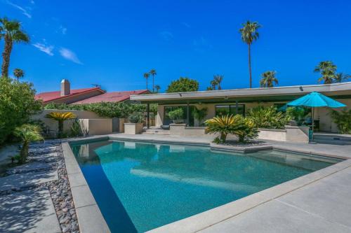 Bermuda Dunes Casa | Where the Airways Meet the Fairways