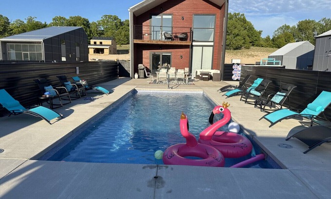 Stevensville Casa | Whispering Dune Retreat - POOL OPEN TILL OCT