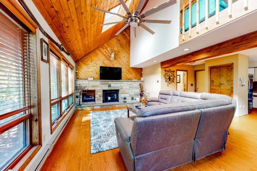 East Stroudsburg Casa | Whispering Woods