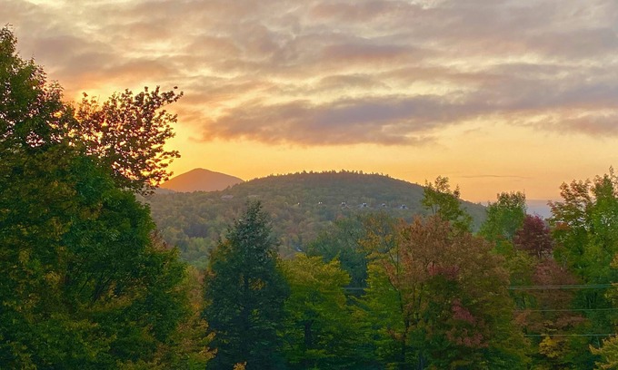 Jackson Condominio | ¡Sumérgete en las Montañas Blancas en este condominio de 2 dormitorios en Nordic Village!