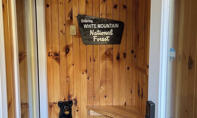 Thornton Casa | White Mountain Retreat Base Camp for Hiking, Biking and River fun!