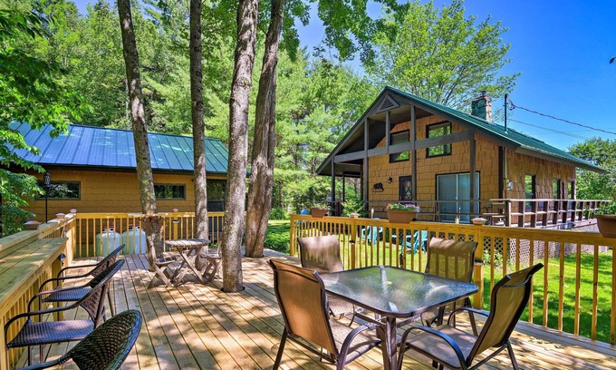 Woodsville Casa | White Mountains Cottage w / Mountain & Lake Views!