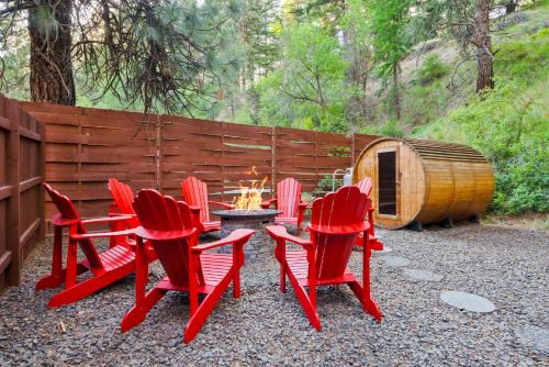 Naches Casa | White Pass Log Cabin Luxury Retreat