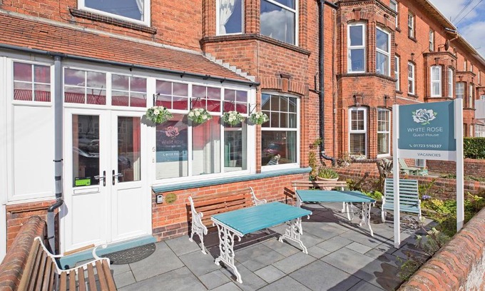 Muston Casa | White Rose Guest House