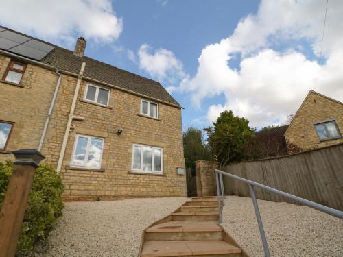 Burford Casa | White Stones
